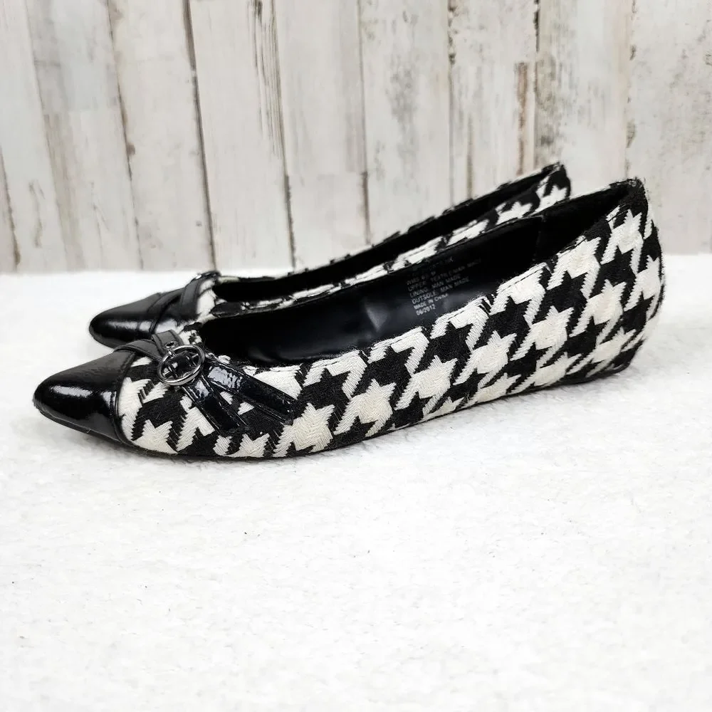 Kenneth Cole Reaction Houndstooth Flats Size 6.5